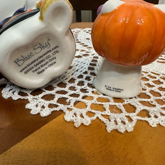 HELLO KITTY HALLOWEEN WITCH FIGURAL MUG AND GHOST ORNAMENT SET - Picture 7 of 9